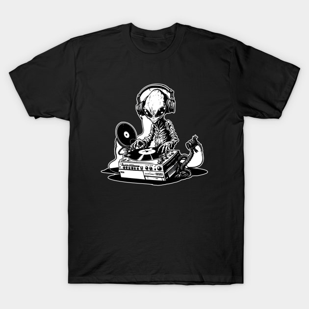 Alien Vinyl DJ Rave Techno T-Shirt by T-Shirt Dealer